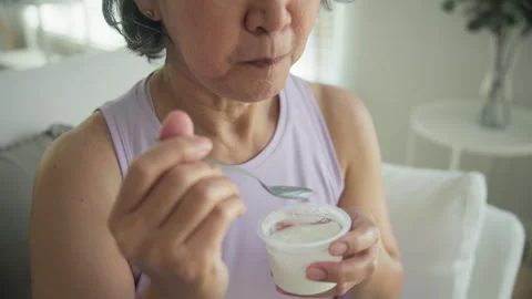 Longevity anti-aging medication for asia woman. Menopause awareness diagnosis Stockbeeldmateriaal 304773195