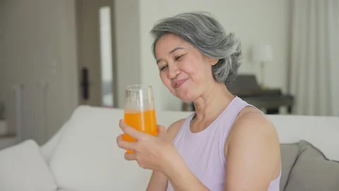 Longevity anti-aging medication for asia woman. Menopause awareness diagnosis Vidéo 304774403