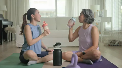 Longevity anti-aging medication for asia woman. Menopause awareness diagnosis Vidéo 306889400