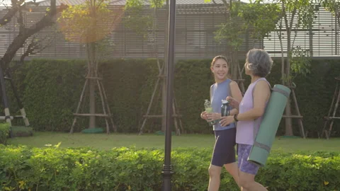 Longevity anti-aging medication for asia woman. Menopause awareness diagnosis Vidéo 307418646