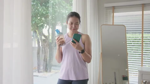 Longevity anti-aging medication for asia woman. Gain muscle take protein dr.. Vídeo Stock 333029685