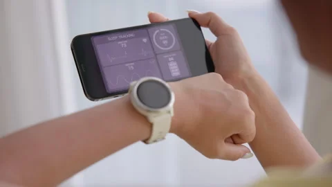 Longevity future of anti-aging Smart device showing sleep rate for urban be.. Vídeo Stock 335191329