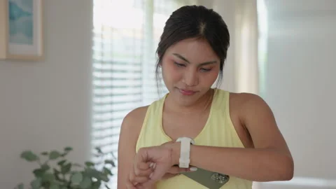 Longevity future of anti-aging Smart device showing sleep rate for urban be.. 動画素材 335191399