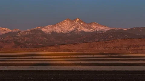 Longs Peak Sunrise on Front Range | 6K Timelapse Video stock 189111622