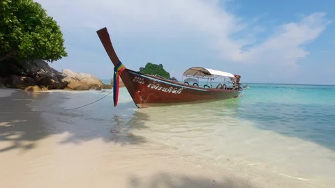Longtail Boat On The Beach Видео 104300175