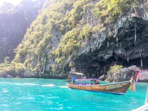 Longtails in Phi Phi Islands 스톡 사진
