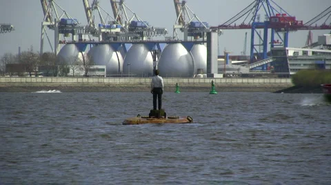 Lonly men at water Stock-Footage 4681709