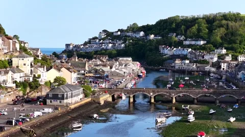 Looe Town Bridge River and Sea Aerial 4K 库存影片 336132805