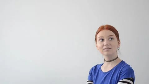 The look and the scene of how I do makeup and visage, paint lips, eyes Stock-Footage 129734594