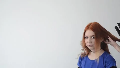 The look and the scene of how I do makeup and visage, paint lips, eyes 스톡 동영상 129736654