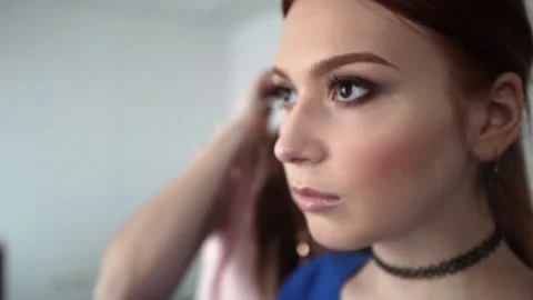 The look and the scene of how I do makeup and visage, paint lips, eyes 스톡 동영상 129737150