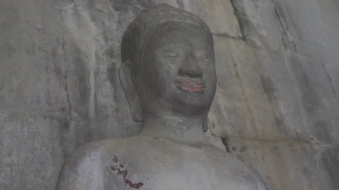 Look up buddha statue orbit slow right 库存影片 226874230