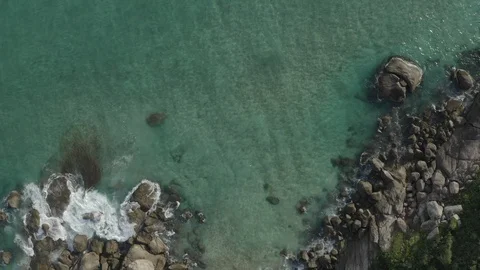 Look down shot of a remote beach Video stock 101689610
