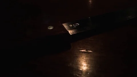 Look at Knife Stockbeeldmateriaal 84711220