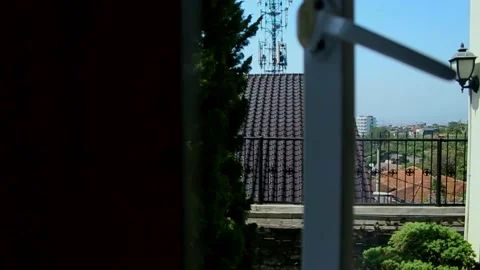 Look out to the window Vídeos de archivo 202295887