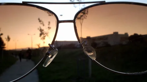 Look at the path along which greke passing people, happy families youth run 動画素材 37872798