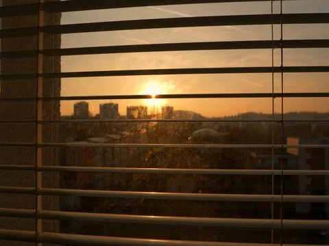 Look through dirty window with slats 動画素材 85306485