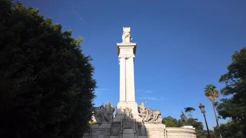 Looking up at 1812 Constitution Monument in Plaza de Espana, Cadiz Vídeos de archivo 341624264