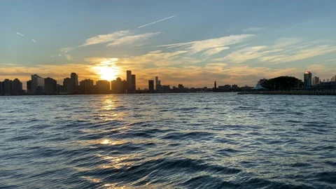 Looking across Hudson River Vídeos de archivo 219280405