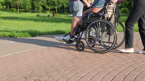 Looking after a disabled. 動画素材 77987075