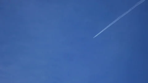 Looking aircraft with sky from the ground 스톡 동영상 166394562