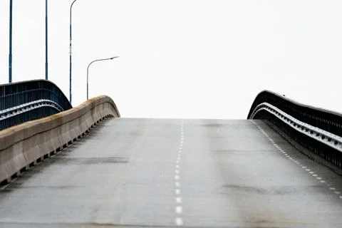 Looking up a arched bridge Stock-Fotos