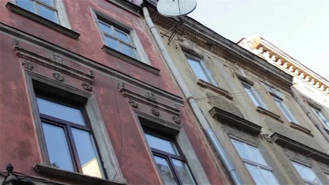 Looking Up Between The Houses Video stock 85007521