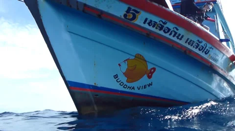 Looking at boat sinking down under surface of sea Stock Footage 33074111