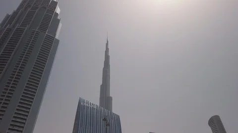 Looking up at the Burg Khalifa 库存影片 111543094