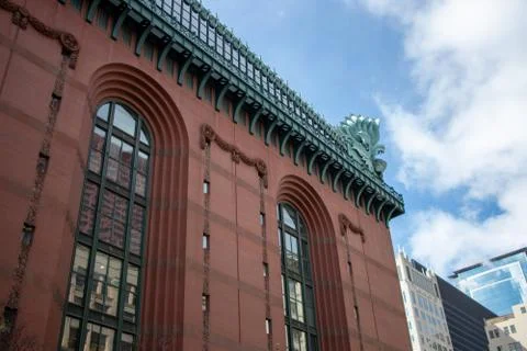 Looking up at Chicago Public Library Stock-Fotos