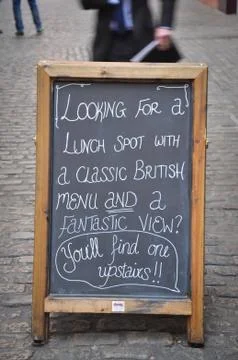 Looking for a classic British menu text on a chalkboard panel Stock-Fotos