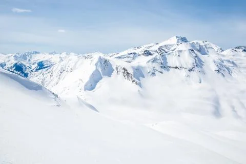 Looking down at Asulkan Pass and the Seven Steps to Paradise Ski line near Ro Foto stock