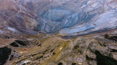 Looking down into Bingham Copper mine - the largest pit mine in the world Stock-Footage 250110075