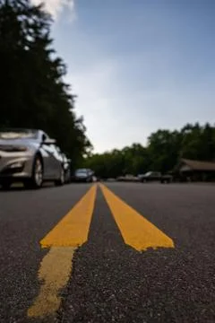 Looking Down The Double Yellow At Cades Cove Foto stock