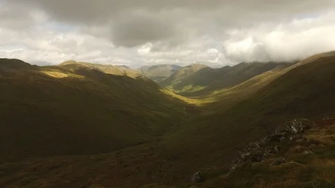 Looking Down Gleann a' Choilich Video stock 94589067