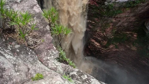 Looking down at huge waterfall Chapada Diamantina, Brazil Stock-Footage 71252916