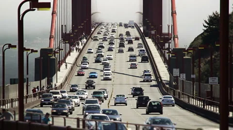 Looking down the length of the Golden Gate bridge Video stock 1321165