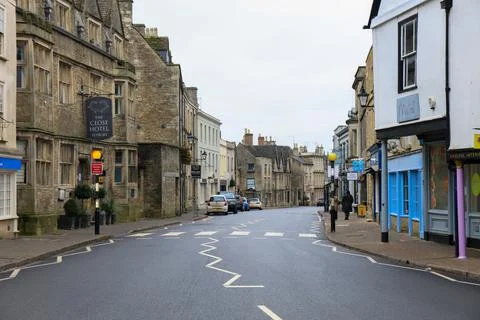 Looking down Long St in the Cotswold town of Tetbury Foto stock