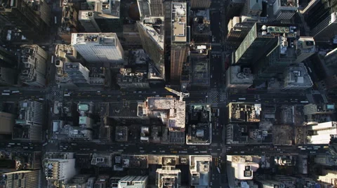 Looking down on Midtown Manhattan between Park Avenue and Times Square at night. Stock Footage 59527154