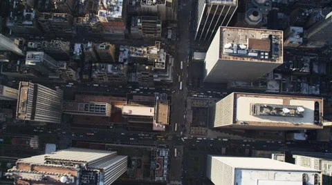 Looking down on Midtown Manhattan between Park Avenue and Times Square. Shot in Vídeo Stock 59527177