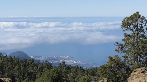 Looking down on playa de las Americas from Mount Teide. TImelapse. 4K. 25p Vídeo Stock 107153846