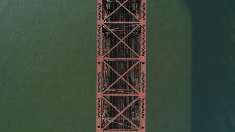 Looking Down at a Train Bridge While Moving Forward Vídeo Stock 92993683