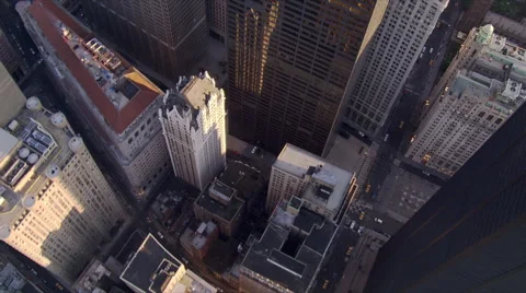 Looking down into Wall Street area. Shot in 2006. Vídeos de archivo 59522337
