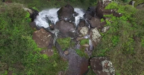Looking Down Waterfall Stockbeeldmateriaal 78113229
