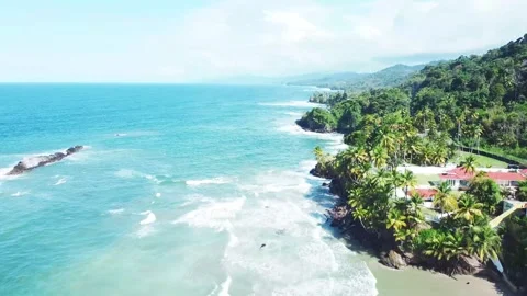 Looking down at waves crashing on Yarra Beach, Trinidad 스톡 동영상 249272860