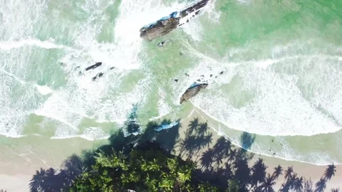 Looking down at waves crashing on Yarra Beach, Trinidad 스톡 동영상 249272878