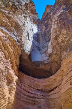 Looking Up at the Dry Fall from Lower Burro Mesa Pouroff in Big Bend Nation.. Foto stock