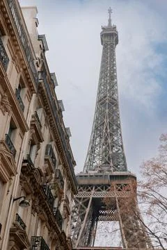 Looking up at the Eiffel Tower 스톡 사진