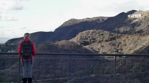 Looking at Hollywood sign 스톡 동영상 63318611