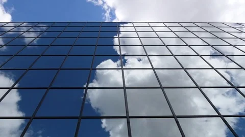 Looking up at Mirrored Building 動画素材 76863859